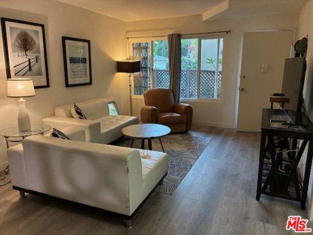 1022 N Croft Avenue, Los Angeles CA: https://media.crmls.org/mediaz/60b80bb3-d6df-42cd-8ebb-7ecdfc40a845.jpg