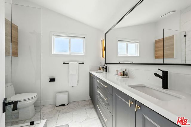 20835 Tiara Street, Woodland Hills CA: https://media.crmls.org/mediaz/60ba7696-0dad-46fe-9c96-b65f80406ca5.jpg