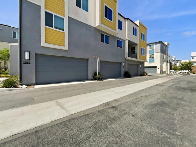 1997 Lucent Ln, Chula Vista, California 91915, 2 Bedrooms Bedrooms, ,2 BathroomsBathrooms,Townhouse,For Sale,Lucent Ln,240014164SD