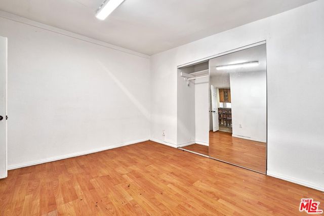 1612 Arlington Avenue, Los Angeles CA: https://media.crmls.org/mediaz/60baec5a-0158-4ae5-8b51-4cd5829d9d32.jpg