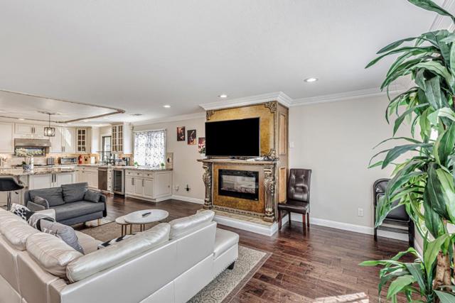 101 S 13th Street, San Jose CA: https://media.crmls.org/mediaz/60bc03a3-ba67-49bc-82eb-e106efa83801.jpg