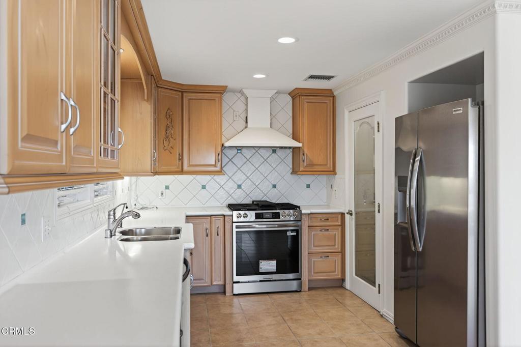 MLS #V1-33403 image #20