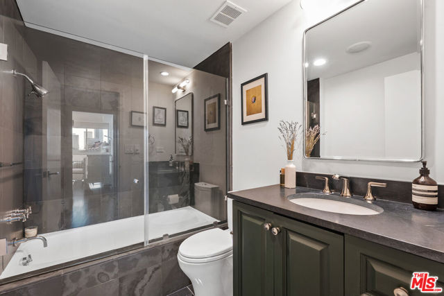 2220 Avenue Of The Stars, Los Angeles CA: https://media.crmls.org/mediaz/60bd70a5-04db-48c2-986b-6d658fde5a93.jpg