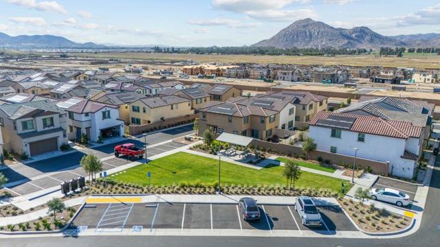 29566 Nini Ct, Winchester CA: https://media.crmls.org/mediaz/60bd8360-d634-4105-be33-3d2c8c804cb4.jpg