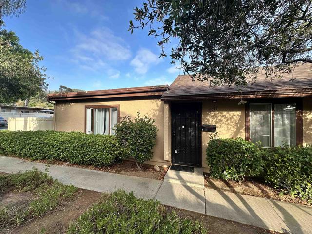 8741 Wahl St, Santee CA: https://media.crmls.org/mediaz/60bde407-6edf-4aa7-8bd4-65b33e5b79f9.jpg