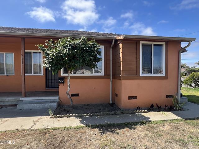 502 504 E Hemlock Street, Oxnard CA: https://media.crmls.org/mediaz/60bdeb44-9be2-4b95-8a54-8e6d1b345859.jpg