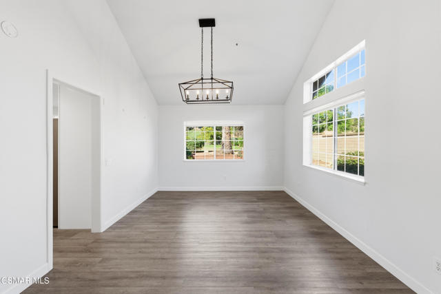 6945 Via Alba, Camarillo CA: https://media.crmls.org/mediaz/60be6343-b059-4525-9994-b121cf42becf.jpg