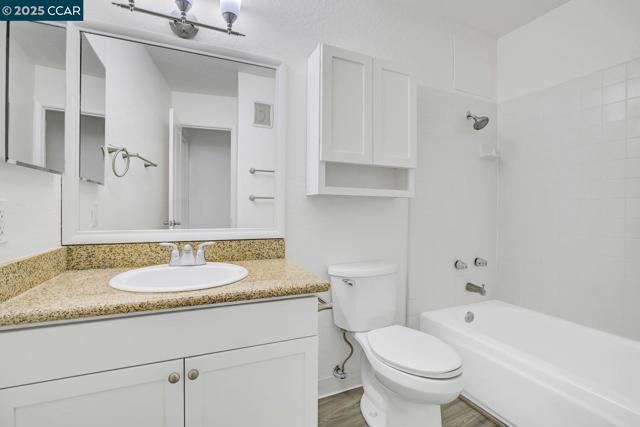 1087 Murrieta Blvd, Livermore CA: https://media.crmls.org/mediaz/60be8c10-d6b6-48b5-98ba-1712458053d4.jpg