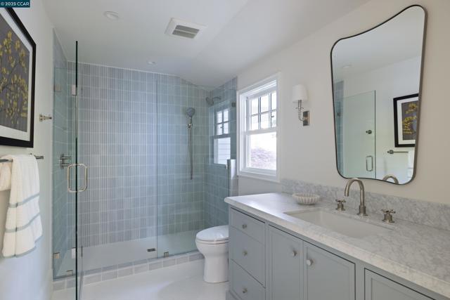 3828 Happy Valley Road, Lafayette CA: https://media.crmls.org/mediaz/60beef8d-af6f-4de0-897f-f8c992085d77.jpg