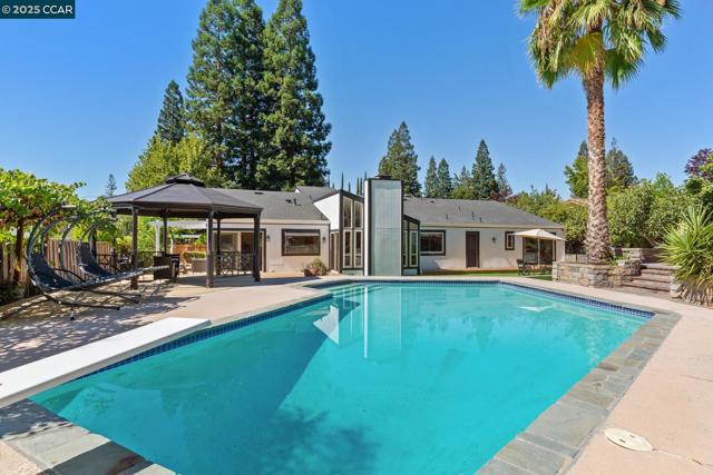 865 El Cerro Blvd, Danville CA: https://media.crmls.org/mediaz/60bf39ca-d54f-456d-b243-c3218d48ce01.jpg