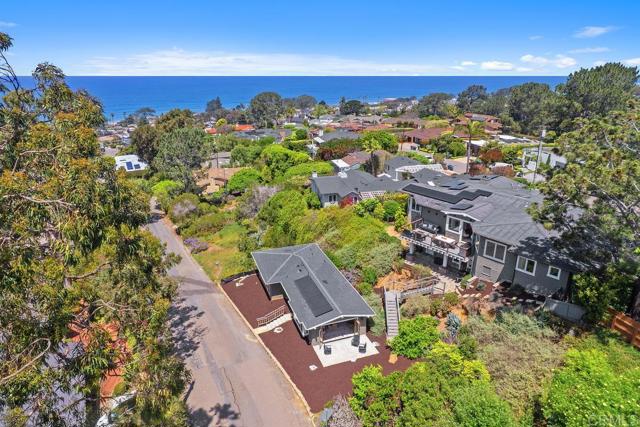 Detail Gallery Image 29 of 30 For 555 Amphitheatre, Del Mar,  CA 92014 - 4 Beds | 3/1 Baths