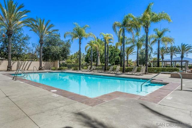 2423 Wishing Star Way, Chula Vista CA: https://media.crmls.org/mediaz/60c02e93-6739-44d1-bb27-c9b16ef6ee68.jpg