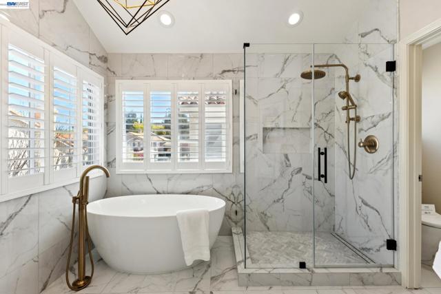 Image 39 of 60 For 674 Crystal Ct