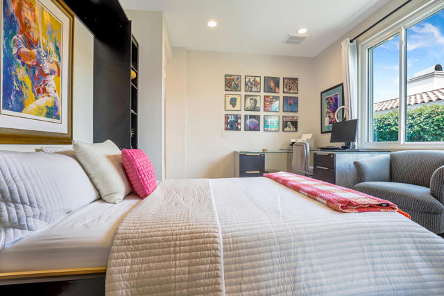 502 Desert Holly Drive, Palm Desert CA: https://media.crmls.org/mediaz/60c08900-2ec5-4c29-8837-e68bf7fcef97.jpg