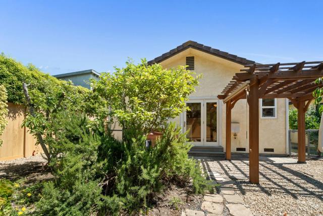 816 Pelton Avenue, Santa Cruz CA: https://media.crmls.org/mediaz/60c08962-f807-47fa-9495-e717db044028.jpg