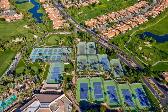 38348 Zinnia E Lane, Palm Desert CA: https://media.crmls.org/mediaz/60c096f2-150c-40d6-bd3c-98c37ce92e8b.jpg