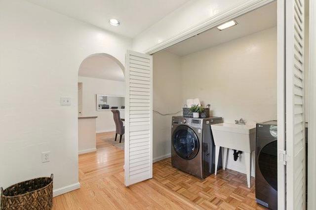 3642 Mcnulty Way, Redwood City CA: https://media.crmls.org/mediaz/60c25913-4311-4c2b-8361-1470bd093609.jpg