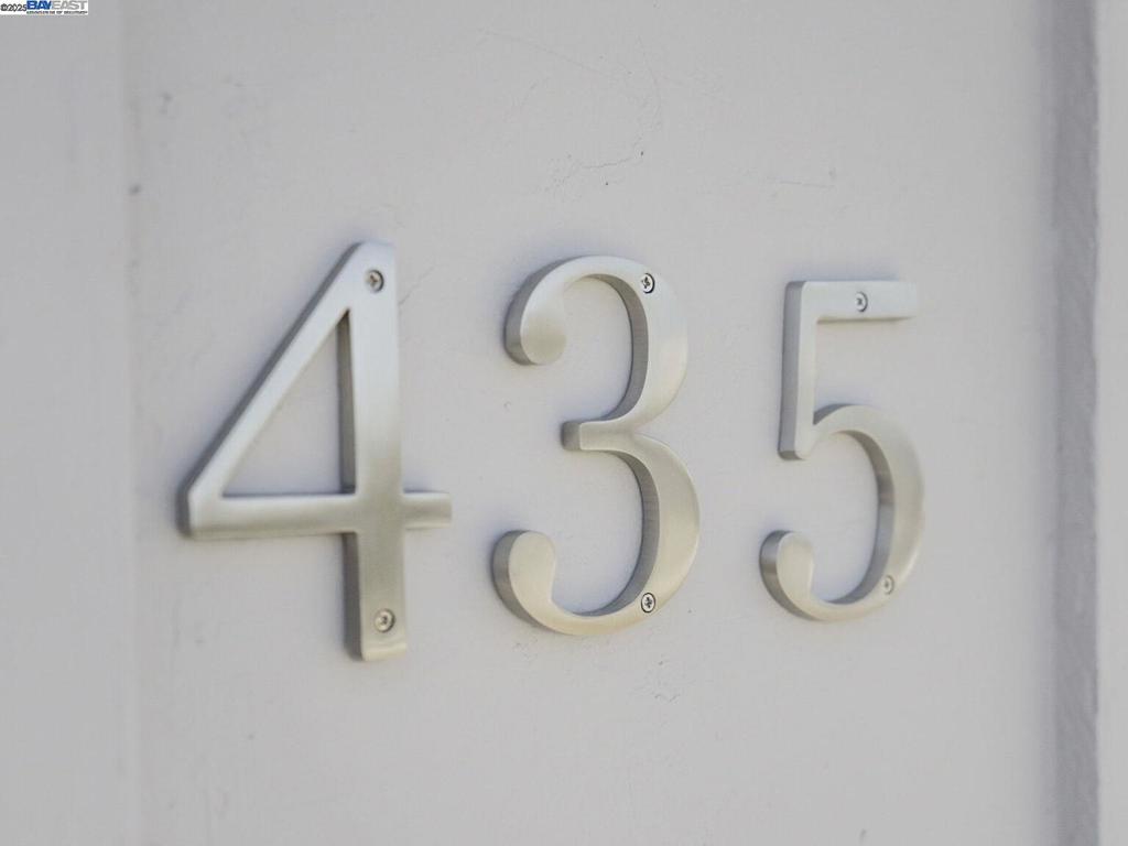 https://media.crmls.org/mediaz/60c46528-be7d-49e4-a652-04e7615426c8.jpg?preset=X-Large