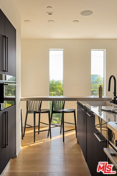 1900 Penmar Avenue, Venice CA: https://media.crmls.org/mediaz/60c49952-d98e-4fcb-aecb-8cc28de1d8a8.jpg