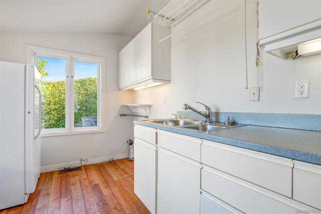1865 Soledad Ave, La Jolla CA: https://media.crmls.org/mediaz/60c4b1d2-2247-4318-9fa6-4e28a70e724b.jpg