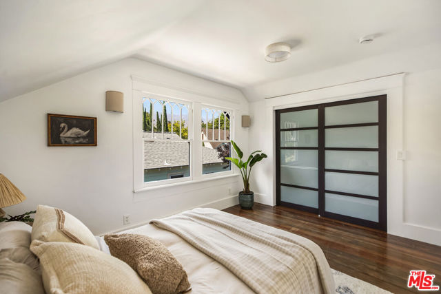 1022 N Marengo Avenue, Pasadena CA: https://media.crmls.org/mediaz/60c501a8-b0e8-44e4-b512-df290b8787f0.jpg