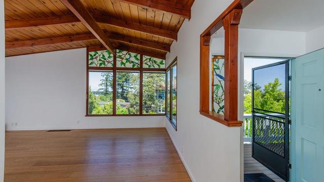 372 Elm Street, San Carlos CA: https://media.crmls.org/mediaz/60c53132-ba77-4923-a568-0c26a586f5e8.jpg
