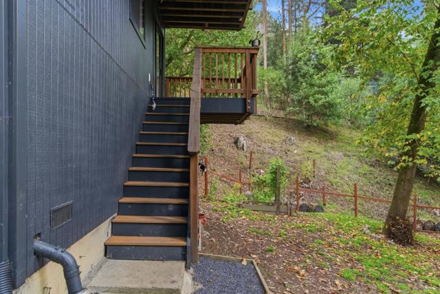 2343 Arrowhead Drive, Oakland CA: https://media.crmls.org/mediaz/60c53307-c071-4b75-83c9-099cde41f581.jpg