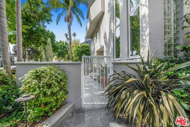 833 17th Street, 8 photo 3