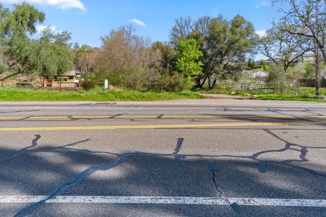 10264 Combie Road,  CA: https://media.crmls.org/mediaz/60c5f43f-554e-4d87-89f2-11637292b0e0.jpg