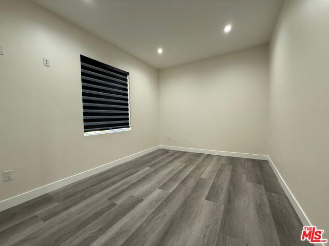 10229 1/2 N Jumilla Avenue, Chatsworth CA: https://media.crmls.org/mediaz/60c631c0-2053-48b1-82f0-ae274d82a66d.jpg