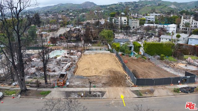 711 Muskingum Avenue, Pacific Palisades CA: https://media.crmls.org/mediaz/60c6cac6-3f6b-4623-acc5-d33da95b1182.jpg