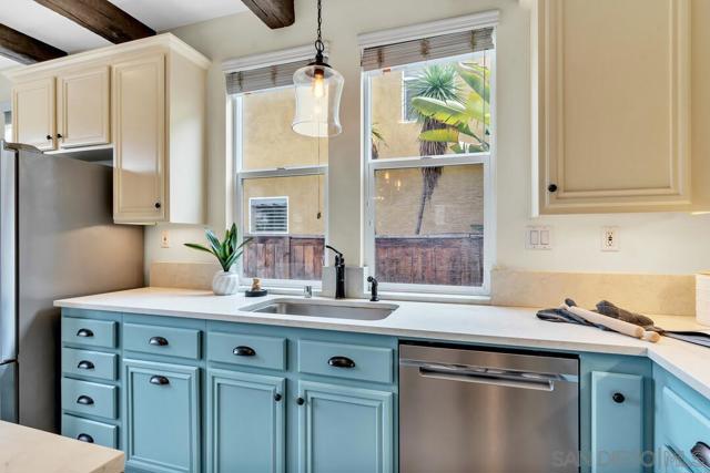 1531 Quiet Trail Dr, Chula Vista CA: https://media.crmls.org/mediaz/60c75e40-f2b8-48d2-bdde-05ed8bae905e.jpg