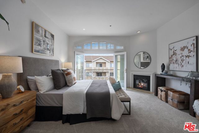 11855 Goshen Avenue, Los Angeles CA: https://media.crmls.org/mediaz/60c7a488-d706-4cb4-a75f-299fcf301c3b.jpg