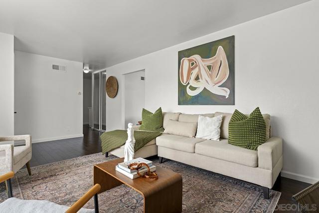 11394 Pegasus Ave, San Diego CA: https://media.crmls.org/mediaz/60c7e6b3-1b1c-45b4-856e-5165ff63b969.jpg