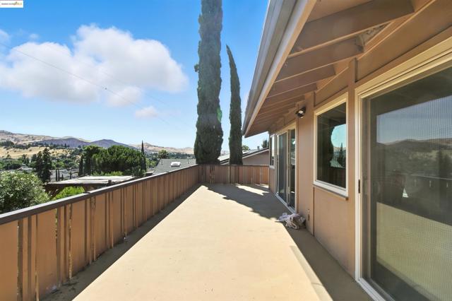 3112 View Drive, Antioch CA: https://media.crmls.org/mediaz/60ca628d-a1e3-4037-934c-b635134fcb8e.jpg