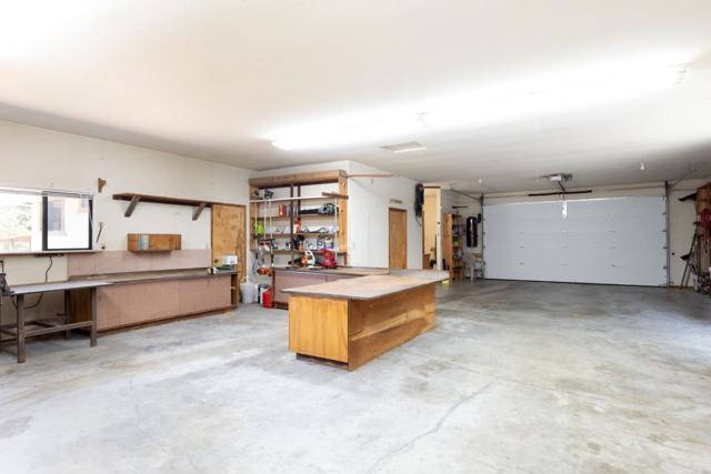 16400 Highway 9, Boulder Creek CA: https://media.crmls.org/mediaz/60cad9b6-af9d-443d-b24c-0e8b171feac7.jpg