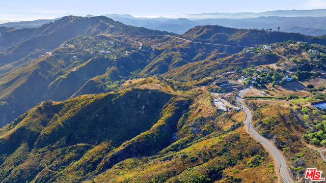 23010 Saddle Peak Road photo 37