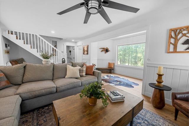 641 Highland Road, Big Bear CA: https://media.crmls.org/mediaz/60cb9062-b23c-4619-bd7c-345606d09da8.jpg