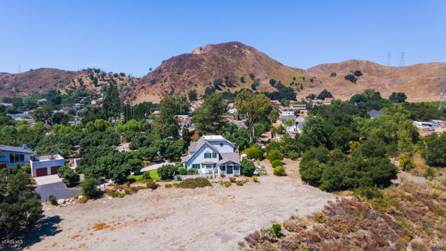 1480 Magnolia Drive, Santa Paula CA: https://media.crmls.org/mediaz/60cb9ef1-8a00-4c2c-9617-9cce72464b3a.jpg