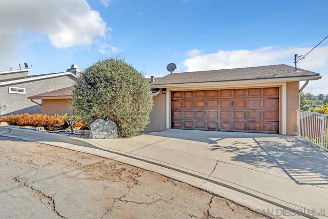 7861 Cimarron Ln, La Mesa, California 91942, 4 Bedrooms Bedrooms, ,2 BathroomsBathrooms,Single Family Residence,For Sale,Cimarron Ln,250001119SD