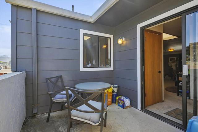 1715 Palmetto Avenue, Pacifica CA: https://media.crmls.org/mediaz/60cbe2e2-ef97-4d57-bbf5-98d5b81072bf.jpg