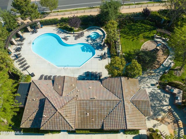 13170 Bent Grass Place, Moorpark CA: https://media.crmls.org/mediaz/60cc1103-0dba-48e8-928a-33f85378ffba.jpg