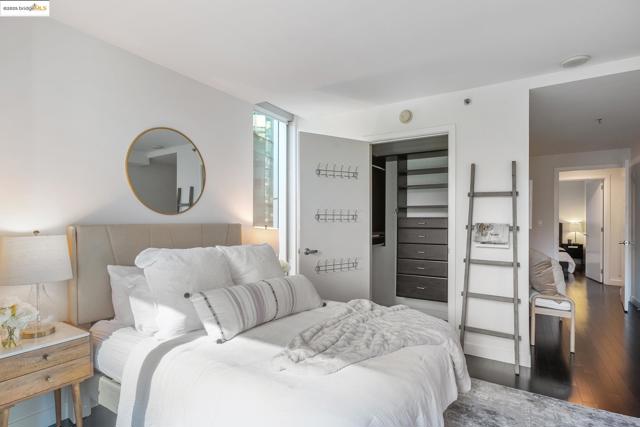 333 MAIN, San Francisco CA: https://media.crmls.org/mediaz/60cc50e2-6aa2-4a46-b75a-ef28f7cc0088.jpg