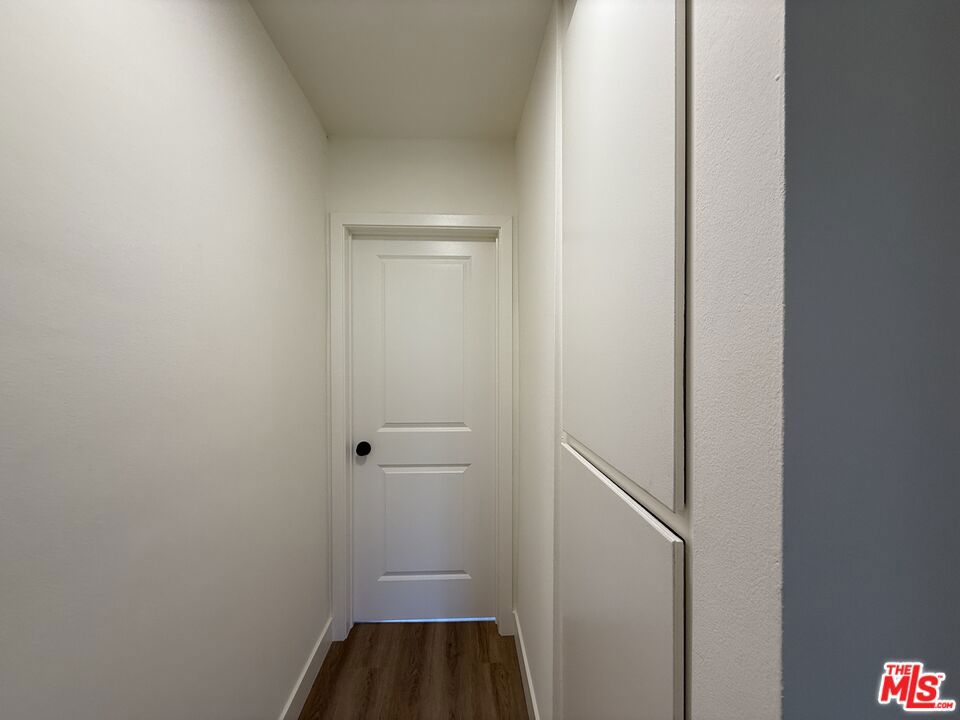 https://media.crmls.org/mediaz/60cc685e-a099-4823-afdd-da54aa5e89b8.jpg?preset=X-Large