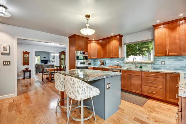 4214 Gull Cove Way, Capitola CA: https://media.crmls.org/mediaz/60cc9b9a-5a9a-44a4-a936-455ee5fcca26.jpg