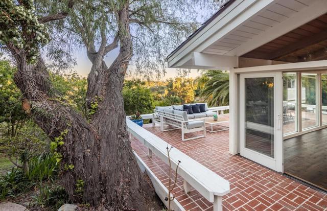 5333 Los Mirlitos, Rancho Santa Fe CA: https://media.crmls.org/mediaz/60ccafe6-d39f-44b9-8c0b-0a7790126b87.jpg