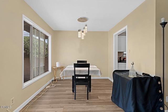 1127 Douglas Avenue, Oxnard CA: https://media.crmls.org/mediaz/60cd20d9-bcd0-4256-94c8-6bb69ea75ffb.jpg