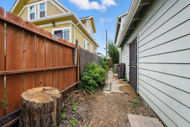2930 Magnolia Street, Oakland CA: https://media.crmls.org/mediaz/60cd9999-525a-4c9e-9f6b-ba8cc7f227c1.jpg