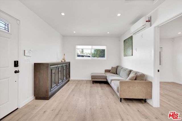 14642 Runnymede Street, Van Nuys CA: https://media.crmls.org/mediaz/60cddfd4-d4ad-4af8-94ff-07dd7dba48d6.jpg
