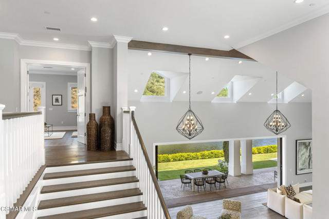 2385 Calbourne Court, Lake Sherwood CA: https://media.crmls.org/mediaz/60cdf2f6-7844-490d-9791-3deaddc3b536.jpg